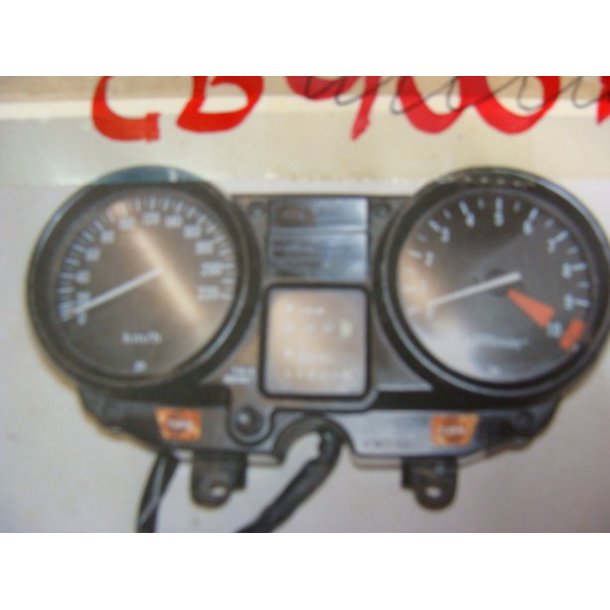 Honda CB 750 F - Speedometer