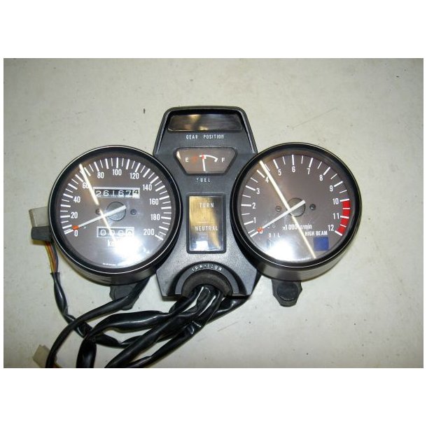 Suzuki GSX 400 F - speedometer