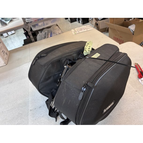 Taskes�t Yamaha MT-09 (21-23)