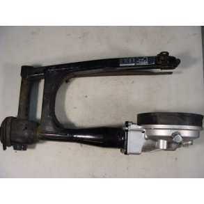 Honda VT 500 - Bagsvinger med kardan og bremsestang